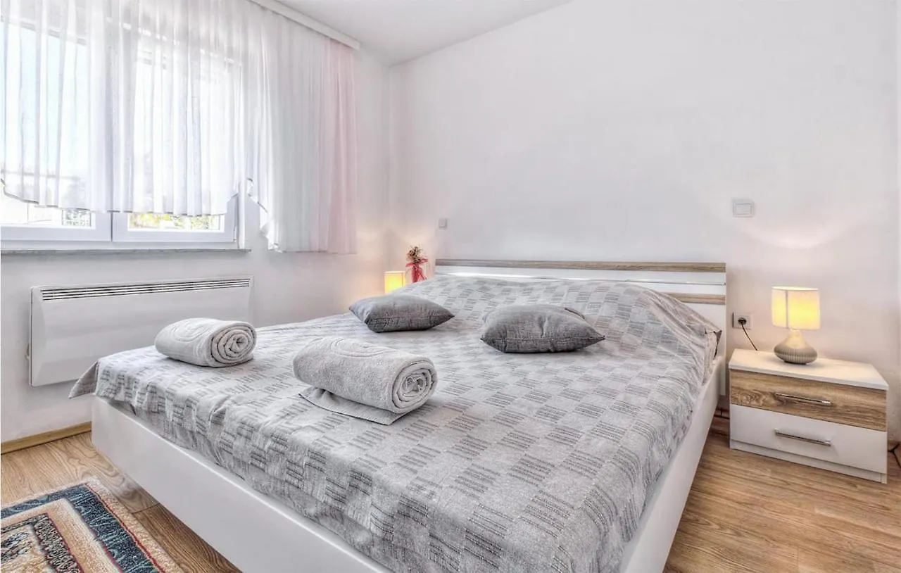 Vakantiehuis Amazing home in Kastel w/ Outdoor swimming pool, WiFi&4 Bedrooms