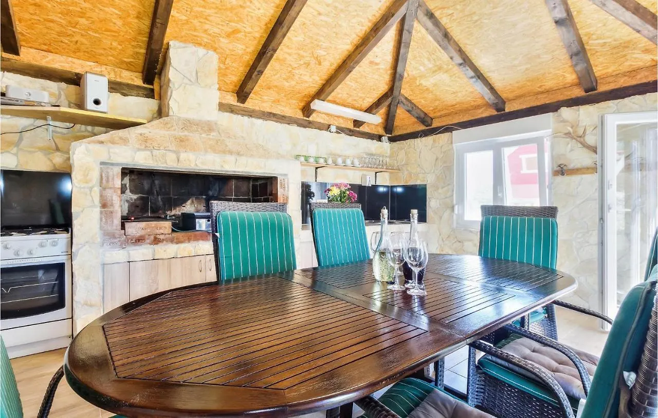 Amazing home in Kastel w/ Outdoor swimming pool, WiFi&4 Bedrooms Vakantiehuis