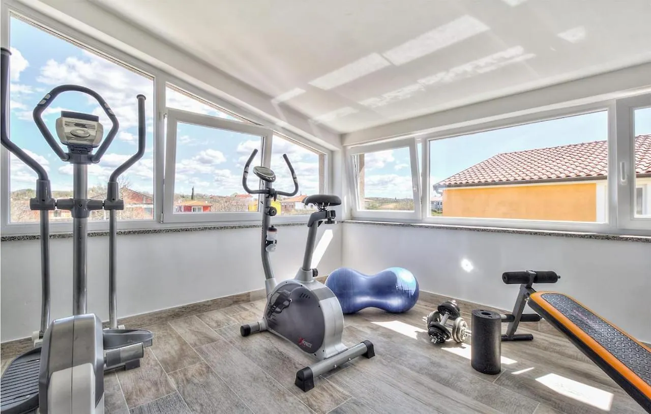 Vakantiehuis Amazing home in Kastel w/ Outdoor swimming pool, WiFi&4 Bedrooms Kroatië