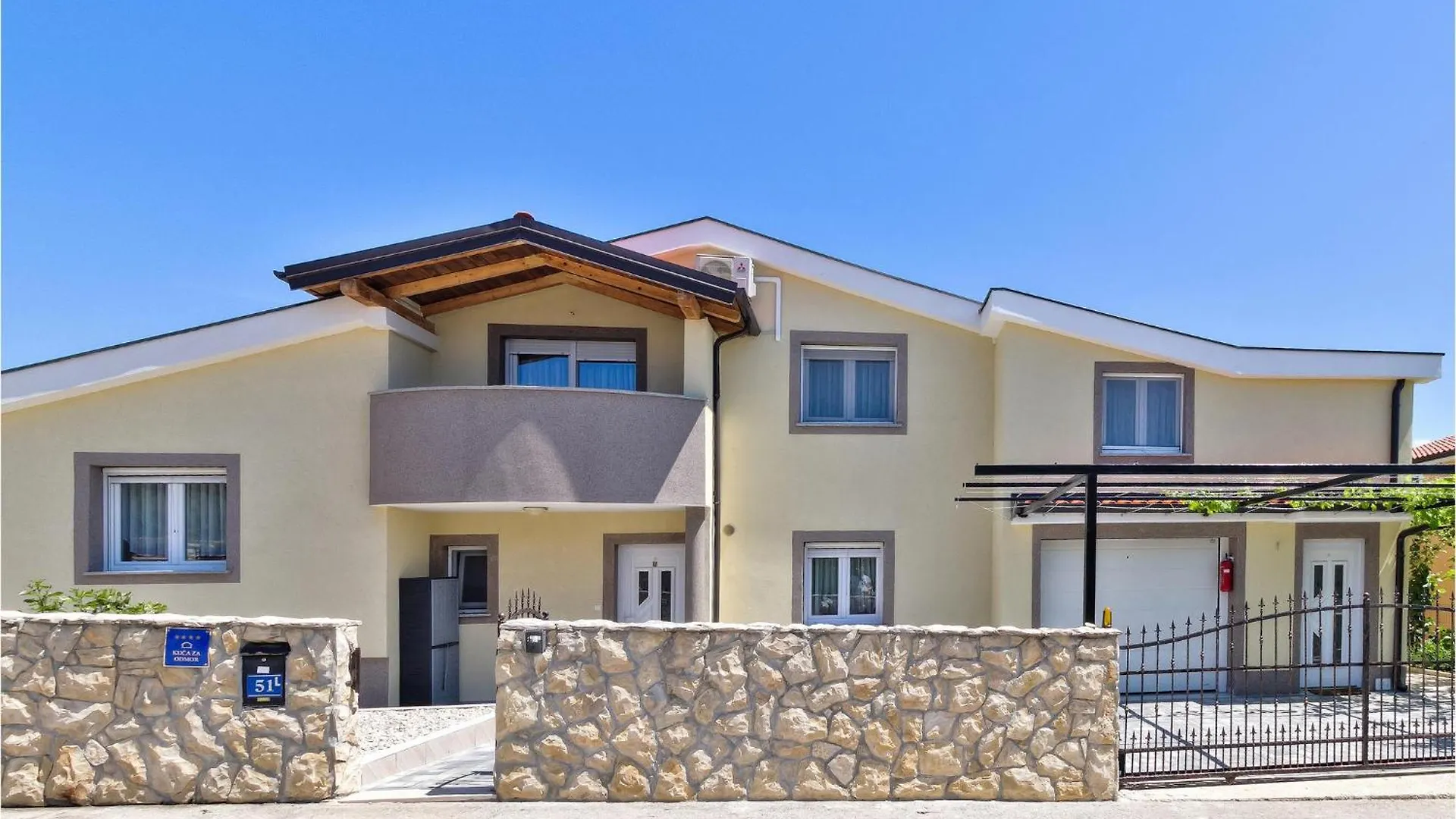 Amazing home in Kastel w/ Outdoor swimming pool, WiFi&4 Bedrooms 0*,